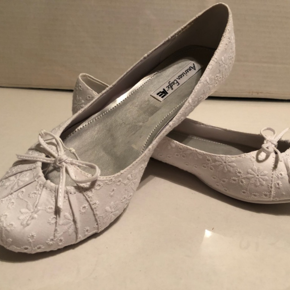 White Embroidered Ballet flats